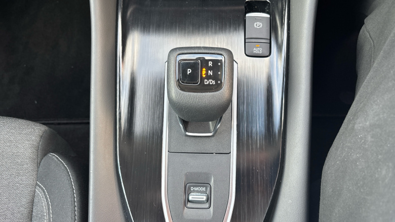 Nissan Qashqai 1.3 DiG-T MH 158 Premiere Edition 5dr Xtronic Petrol Hatchback